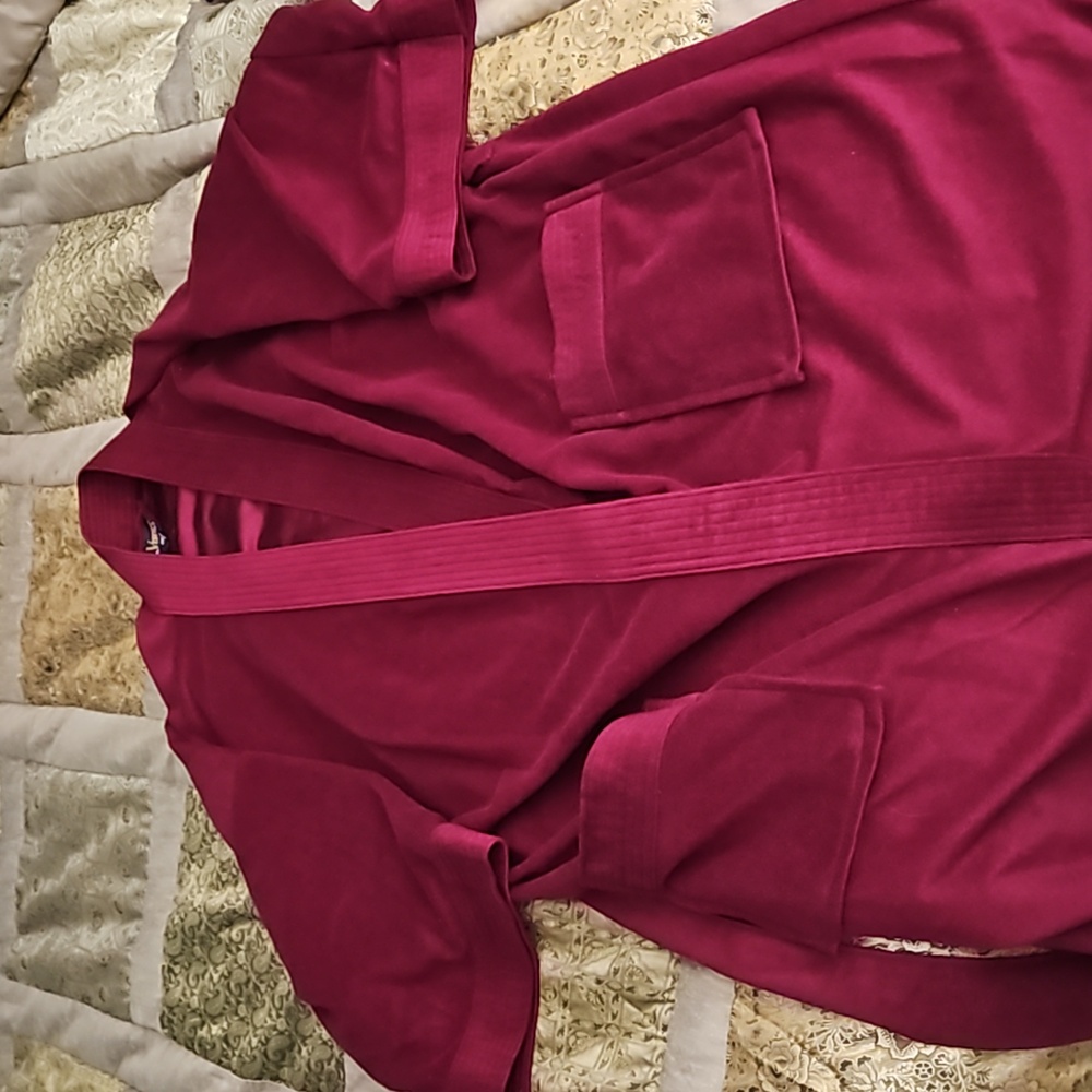 Mens Bathrobe.USED IN GOOD CONDITION.